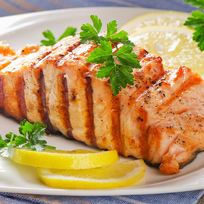 グリルサーモン レモン添え